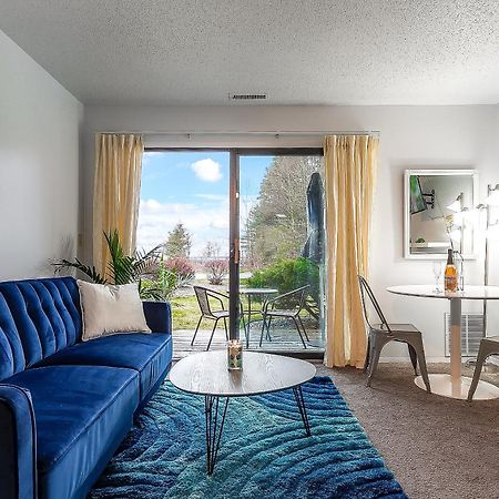Beautiful Lake View Studio Condo At The Shores 트래버스 시티 외부 사진