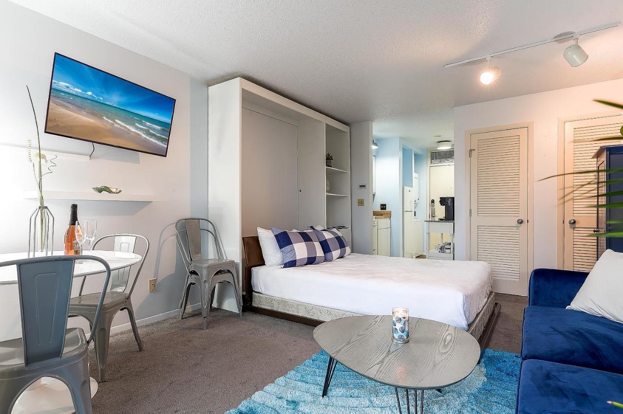 Beautiful Lake View Studio Condo At The Shores 트래버스 시티 외부 사진