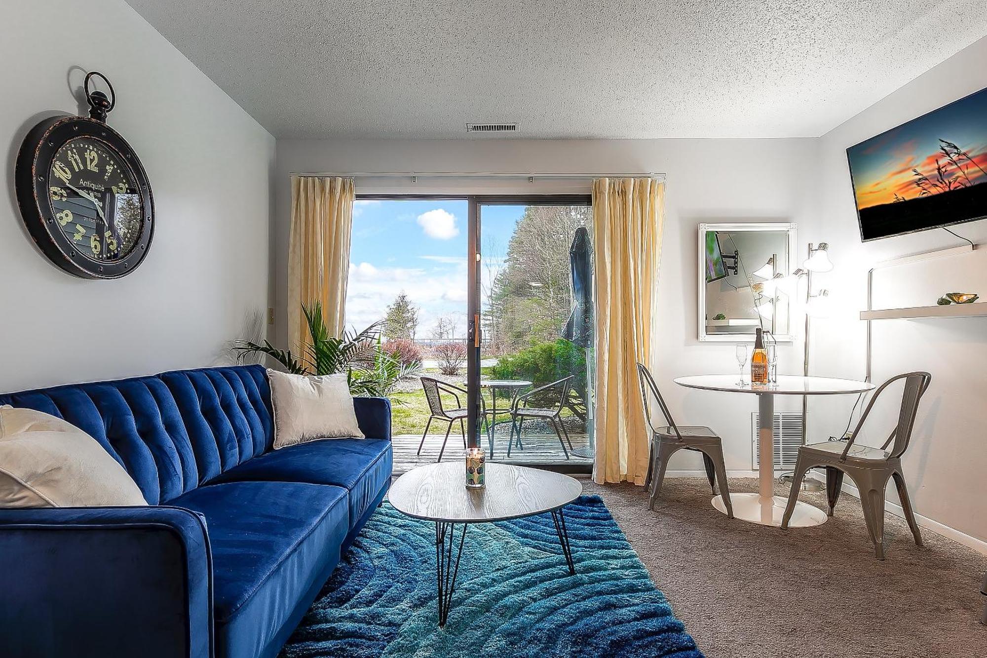Beautiful Lake View Studio Condo At The Shores 트래버스 시티 외부 사진